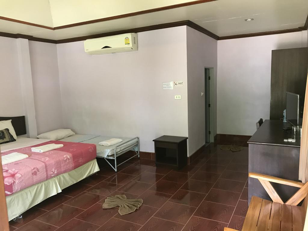 Cashew Nut Bungalows Hotel Ao Nang Buitenkant foto