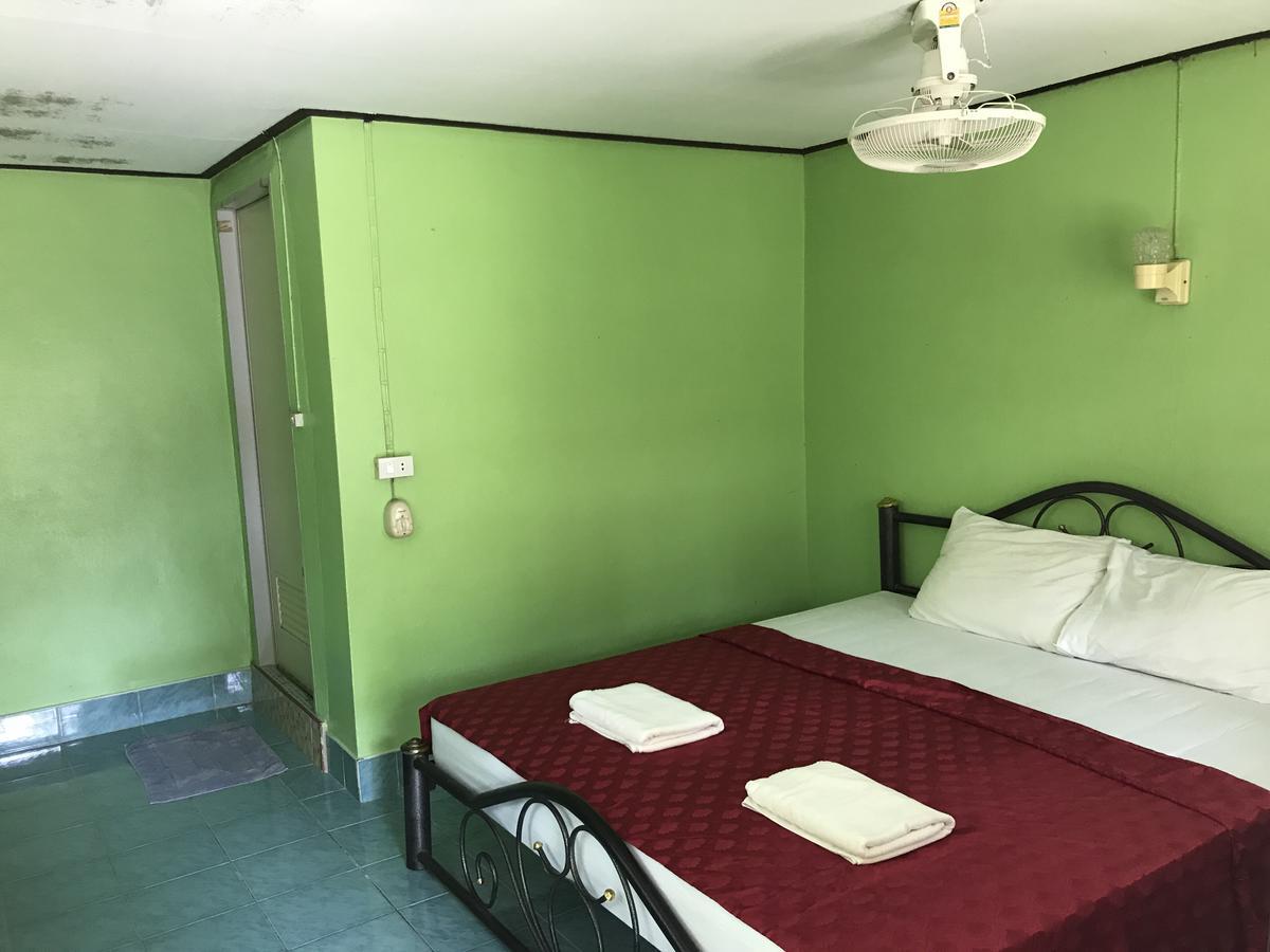 Cashew Nut Bungalows Hotel Ao Nang Buitenkant foto